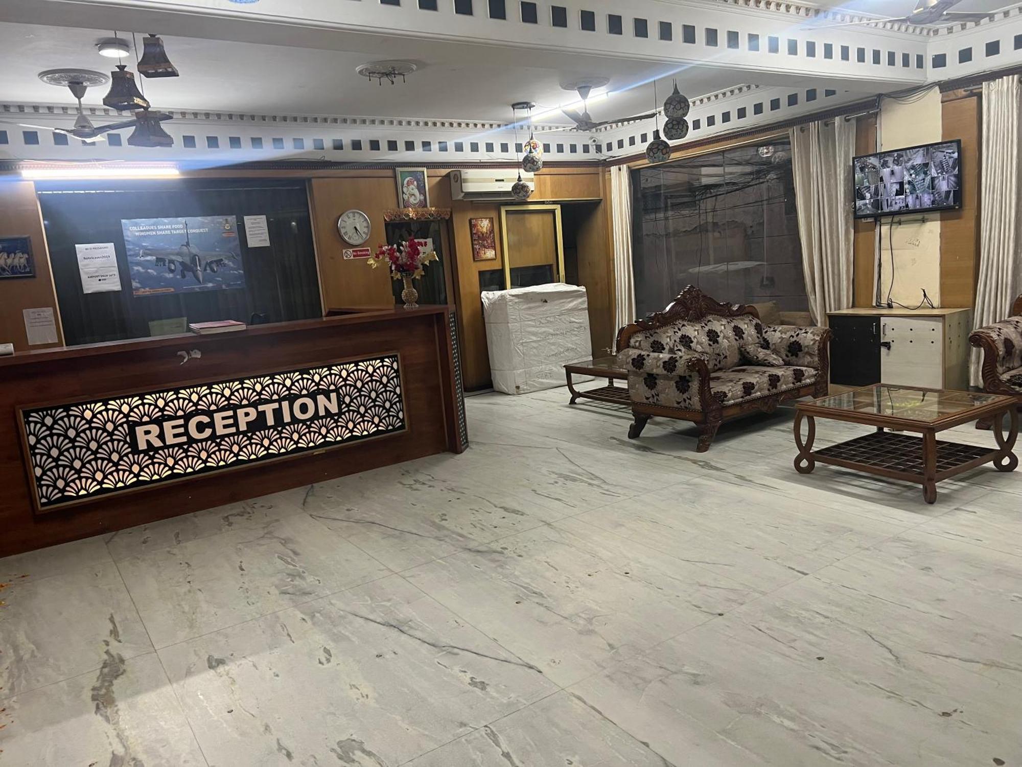Hotel نيودلهي المظهر الخارجي الصورة