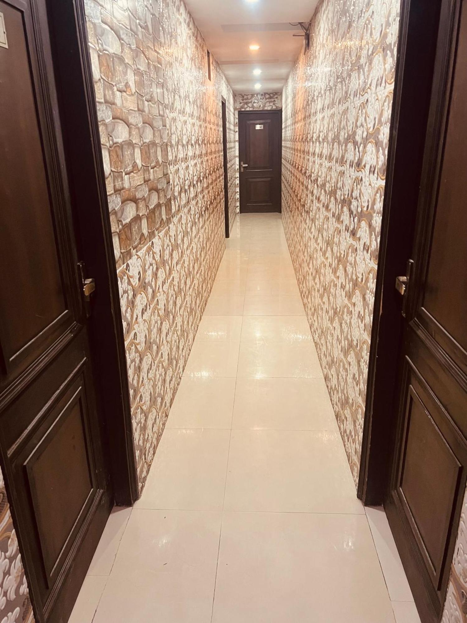 Hotel نيودلهي المظهر الخارجي الصورة