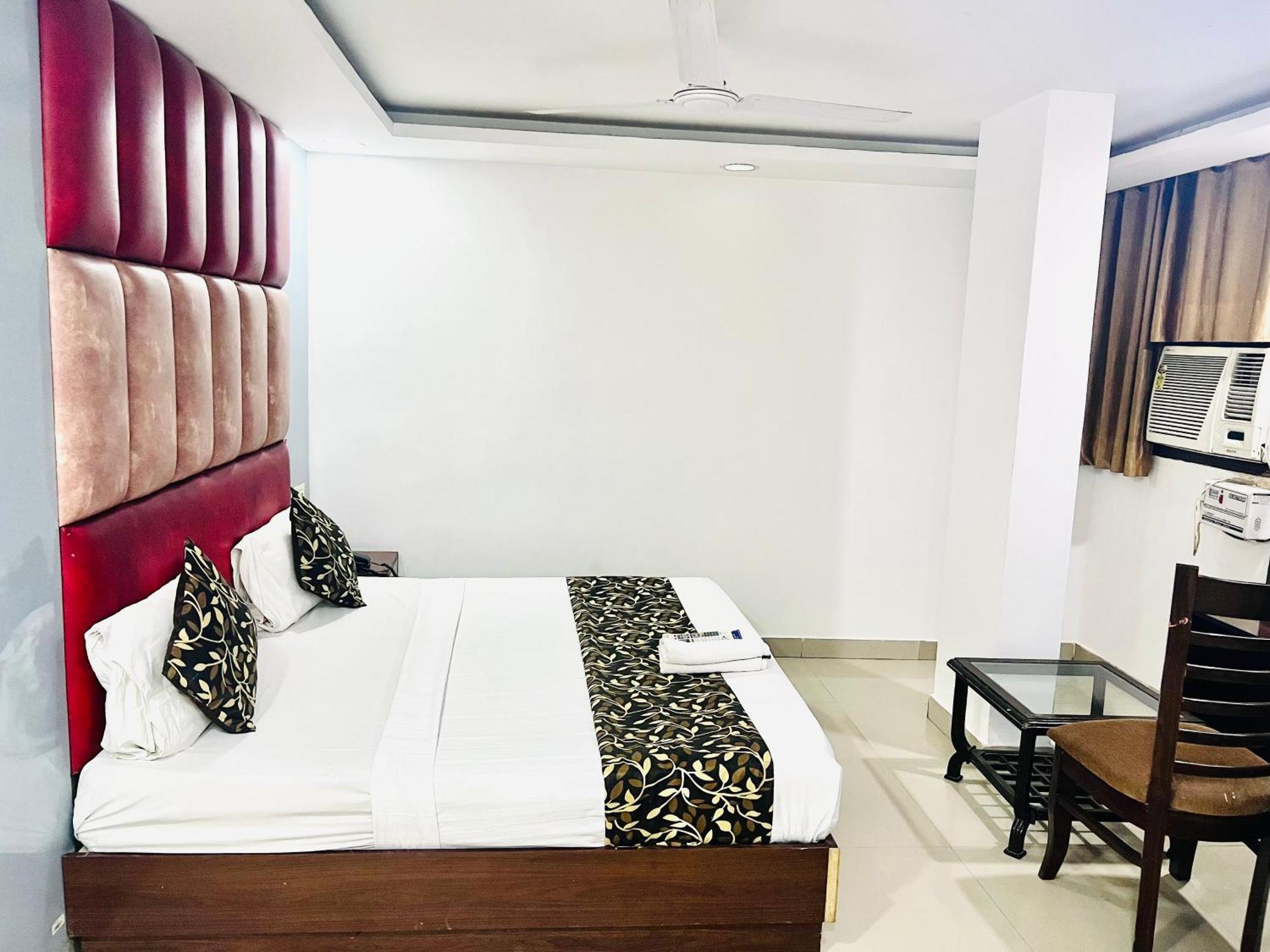 Hotel نيودلهي المظهر الخارجي الصورة