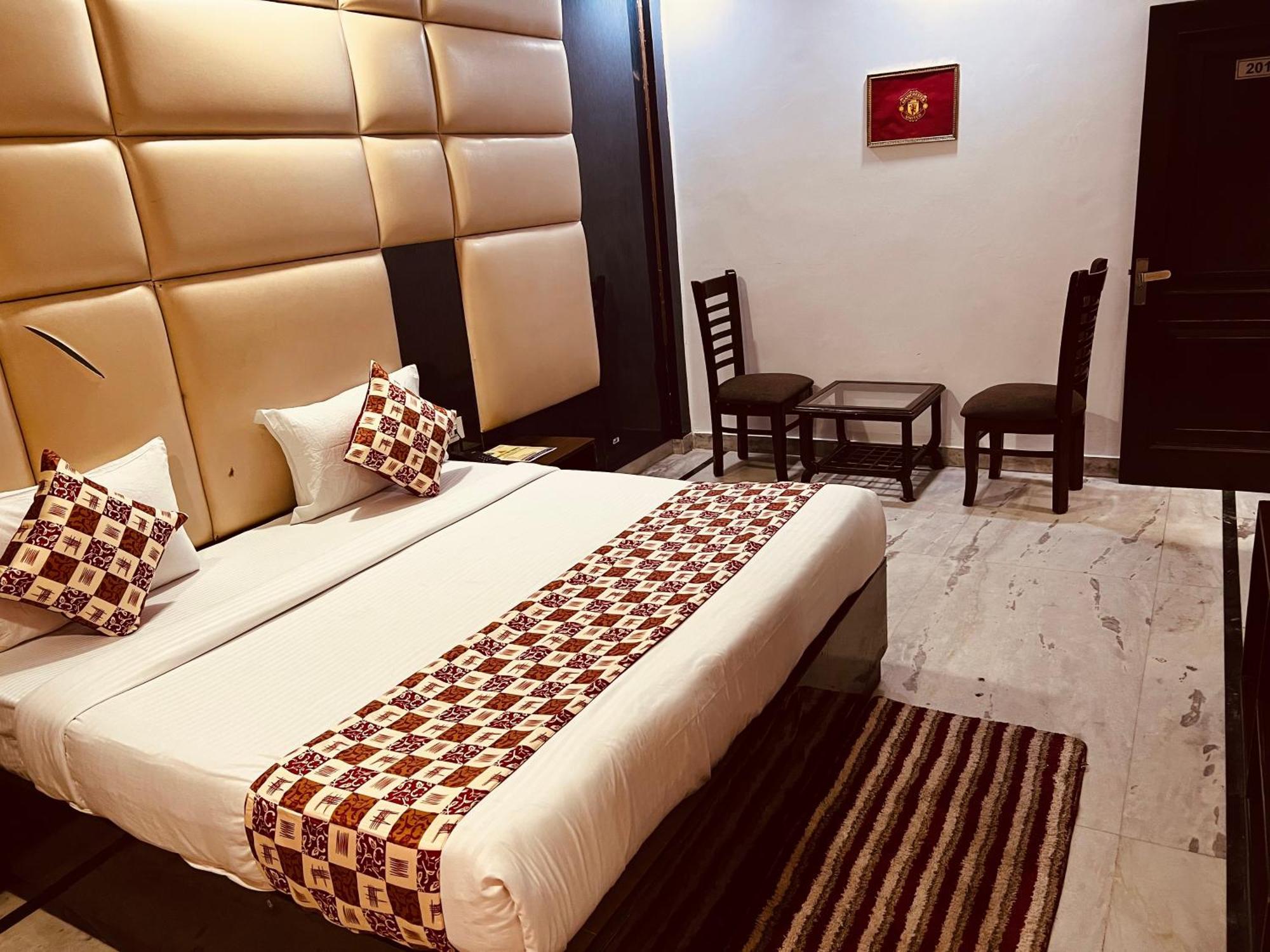 Hotel نيودلهي المظهر الخارجي الصورة
