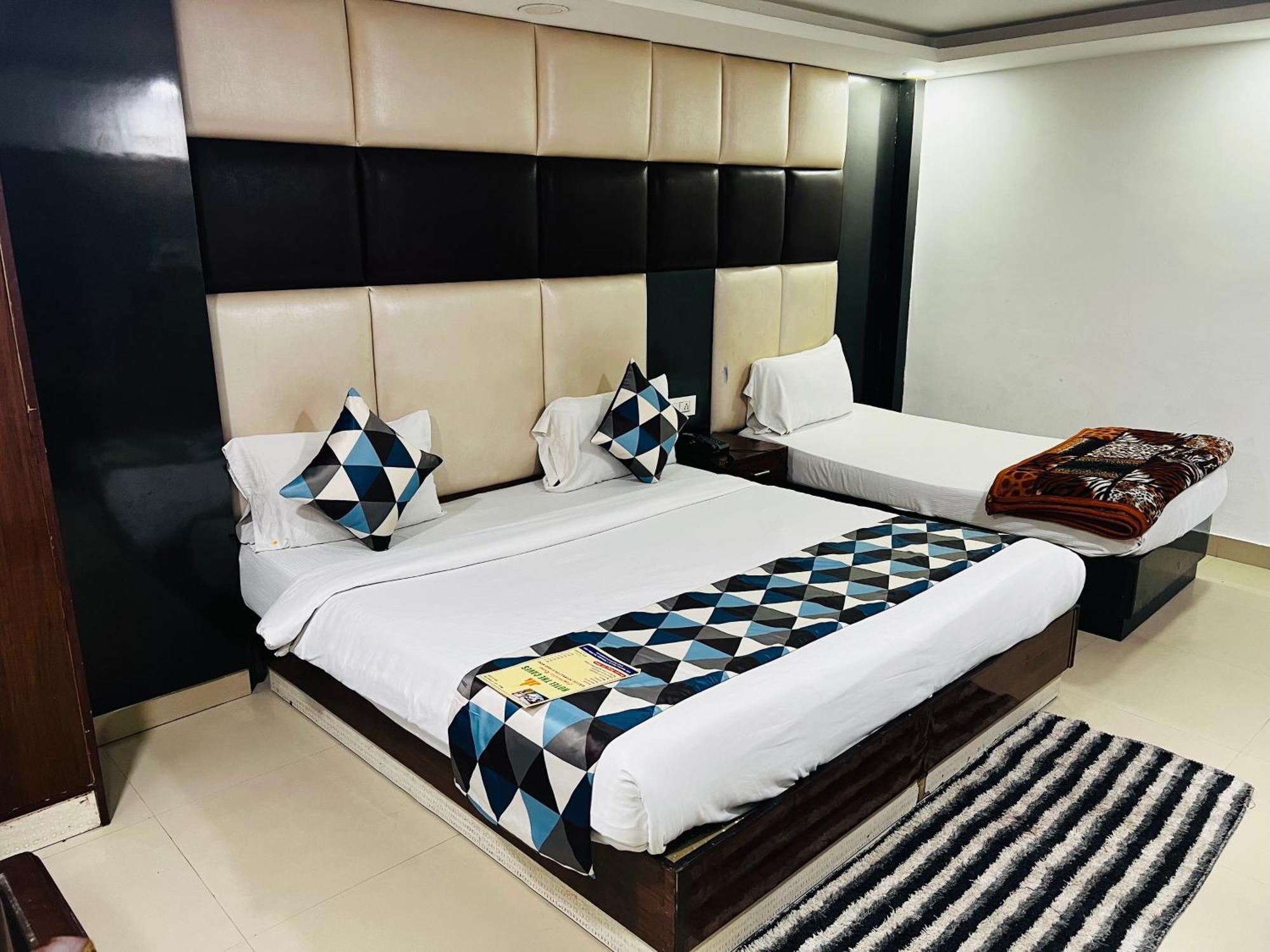 Hotel نيودلهي المظهر الخارجي الصورة